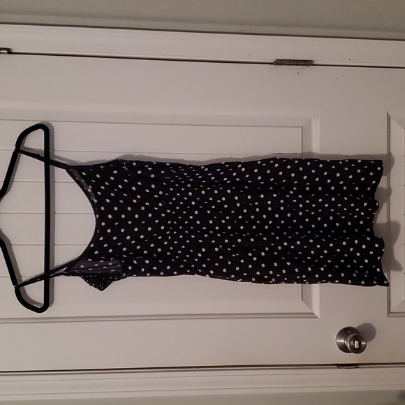Dress w/pockets - Picture 2 of 2